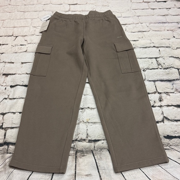 NWT Aritzia Sweatfleece Cozy Fleece Mega Cargo Sweatpant in Taupe Size M NEW - Picture 3 of 10